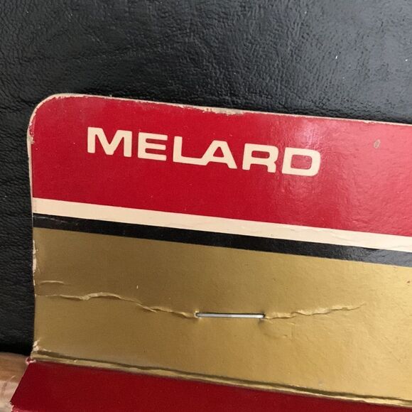 Melard Old Forge Triple Hook Solid Oak Plaque Antique Brass Finish Easy Mount - Picture 5 of 9